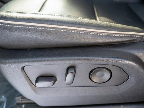 Used 2021 GMC Yukon SLT w/ SLT Premium Package image 23