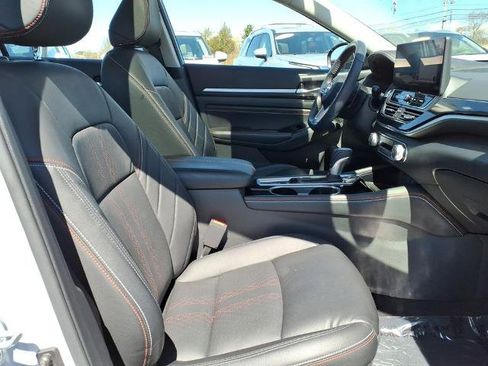 Certified 2023 Nissan Altima 2.5 SR w/ SR Premium Package AWD/4WD image 9