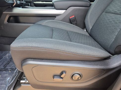 New 2026 RAM 1500 4x4 Crew Cab image 14