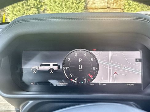 Used 2024 Land Rover Defender 130 X-Dynamic SE image 23