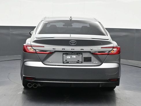 Used 2025 Toyota Camry SE FWD image 4
