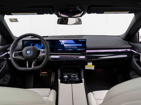 New 2027 BMW 550e xDrive w/ Executive Package AWD/4WD image 10