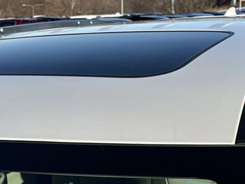 Used 2024 Buick Enclave Avenir w/ Avenir Technology Package image 19