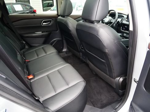 Used 2021 Nissan Rogue SV w/ Premium Package AWD/4WD image 26