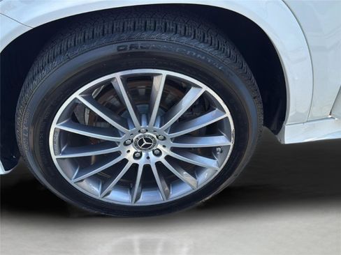 Used 2021 Mercedes-Benz GLE 450 4MATIC w/ AMG Line Exterior image 25