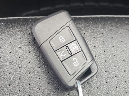 Used 2019 Volkswagen Tiguan SEL AWD/4WD image 29