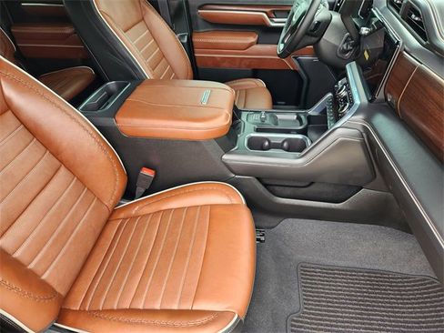 Used 2026 GMC Sierra 2500 Denali Ultimate image 10