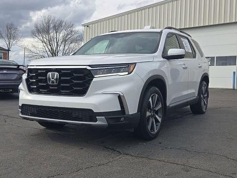 Certified 2023 Honda Pilot Elite image 3