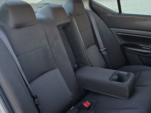 Used 2024 Nissan Altima 2.5 SV image 28