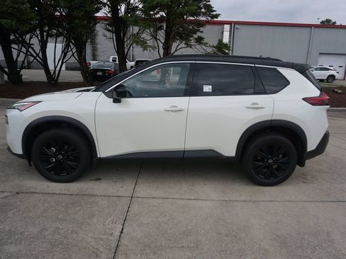 Used 2023 Nissan Rogue SV w/ SV Premium B Package FWD image 19