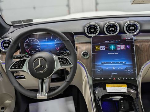 Used 2026 Mercedes-Benz GLC 300 4MATIC image 5