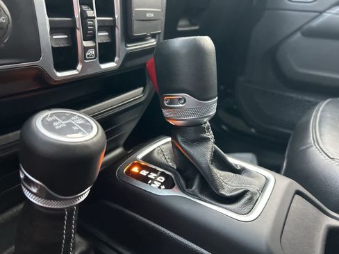 Used 2023 Jeep Wrangler Sahara image 38