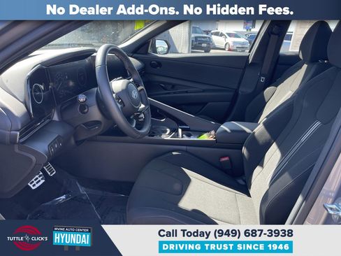 Certified 2025 Hyundai Elantra SEL w/ Cargo Package image 17