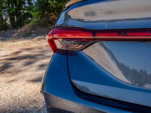 Used 2019 Toyota Avalon Touring w/ All Weather Liner Package FWD image 10