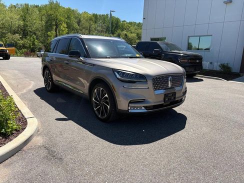 Used 2021 Lincoln Aviator Reserve w/ Equipment Group 201A AWD/4WD image 4