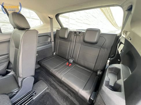 Used 2018 Volkswagen Tiguan SE FWD image 44