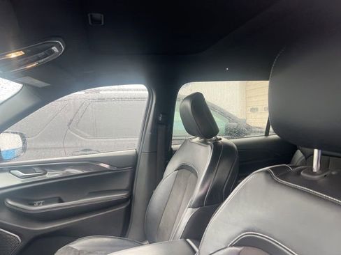 Used 2022 Jeep Grand Cherokee L Laredo image 10