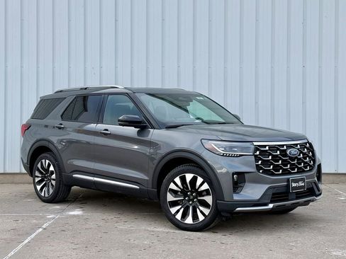 Certified 2025 Ford Explorer Platinum w/ LUX Leather Package AWD/4WD image 8