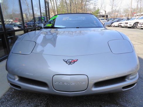 Used 2002 Chevrolet Corvette Convertible w/ Preferred Equipment Group2 image 2