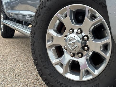 Used 2022 RAM 2500 Laramie AWD/4WD image 2