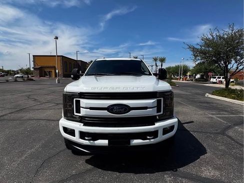 Used 2017 Ford F250 XLT w/ XLT Premium Package AWD/4WD image 6