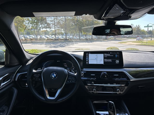 Certified 2023 BMW 530e xDrive w/ Premium Package AWD/4WD image 20