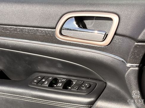 Used 2017 Jeep Grand Cherokee Limited AWD/4WD image 19