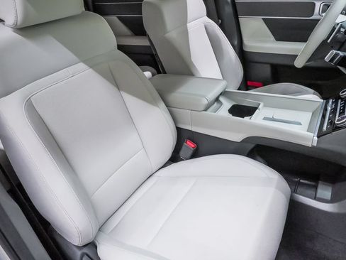 Certified 2024 Hyundai Santa Fe SE FWD image 15