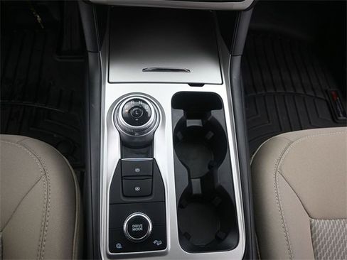 Used 2022 Ford Explorer 4WD w/ Class IV Trailer Tow Package image 8