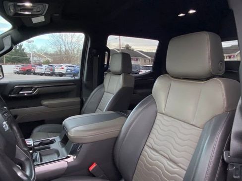 Used 2023 Chevrolet Silverado 1500 ZR2 image 13