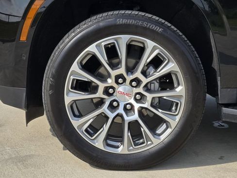 Used 2025 GMC Yukon Denali AWD/4WD image 11