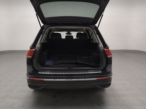 Used 2022 Volkswagen Tiguan SE image 29