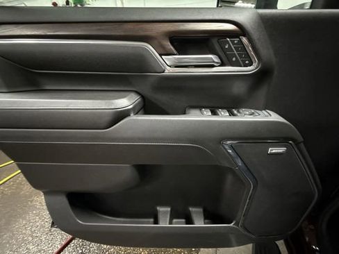 Used 2024 GMC Sierra 3500 SLT w/ SLT Premium Package image 21