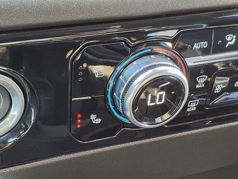 Used 2023 GMC Sierra 1500 Elevation image 14