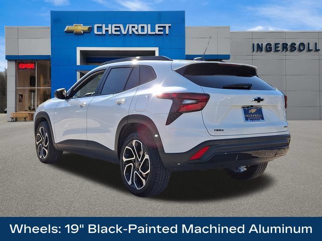 Used 2025 Chevrolet Trax RS w/ Sunroof Package FWD image 25