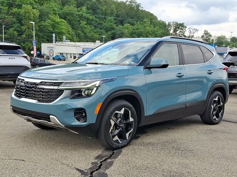 Used 2024 Kia Seltos EX AWD/4WD image 3