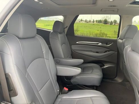 Used 2020 Buick Enclave Essence AWD/4WD image 10