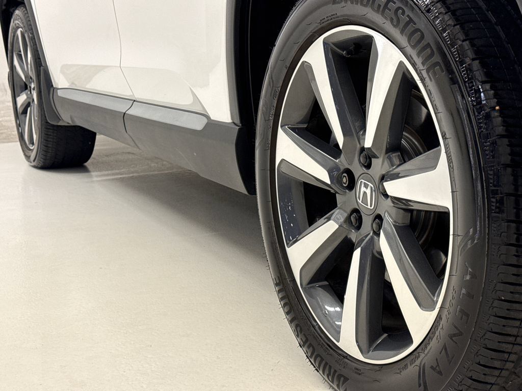 Used 2025 Honda Pilot Elite image 12