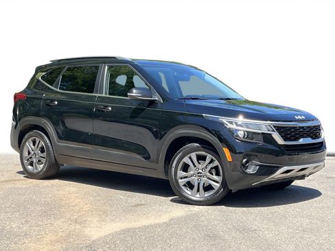 Used 2022 Kia Seltos S FWD image 2