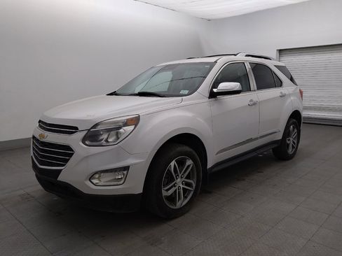 Used 2017 Chevrolet Equinox Premier w/ Enhanced Convenience Package AWD/4WD image 2