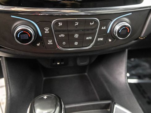 Used 2019 Chevrolet Traverse LT AWD/4WD image 27