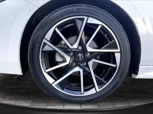 Used 2024 Nissan Sentra SR FWD image 10