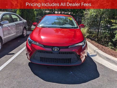 Used 2021 Toyota Corolla LE FWD image 2