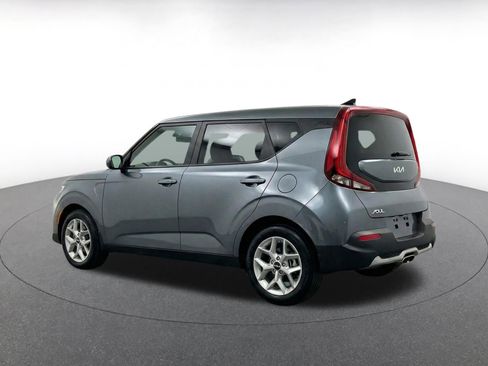 Used 2025 Kia Soul LX w/ LX Technology Package FWD image 7