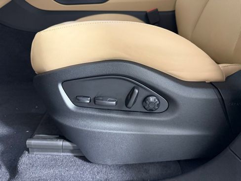 Certified 2025 Porsche Cayenne Coupe image 28