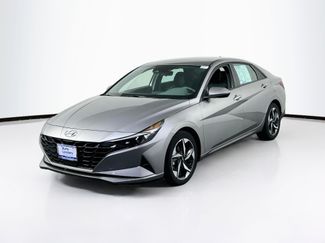 Used 2023 Hyundai Elantra SEL w/ Convenience Package FWD video 1