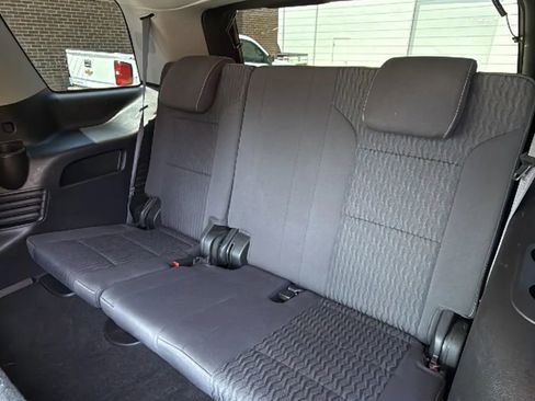 Used 2017 GMC Yukon SLE w/ Convenience Package RWD image 31