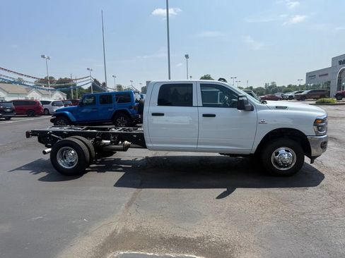 New 2026 RAM 3500 Tradesman w/ Chrome Appearance Group A AWD/4WD image 2