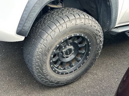 Used 2019 Toyota Tacoma TRD Off-Road image 21