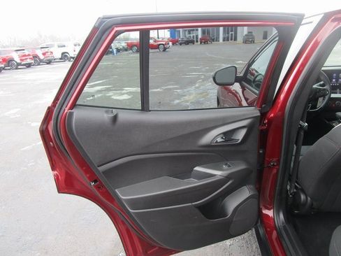 Certified 2024 Chevrolet Trax RS w/ Driver Confidence Package image 17